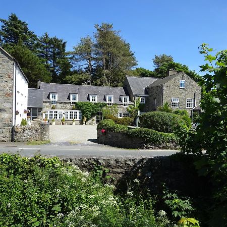 Yr Hen Felin - The Old Mill B&B Морфа Нефин Екстериор снимка